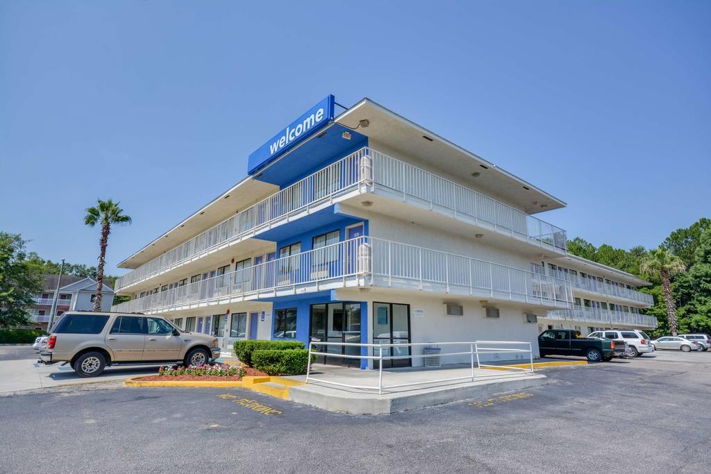 Rodeway Inn ทิลแมนส์คอร์เนอร์ ภายนอก รูปภาพ