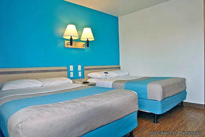 Rodeway Inn ทิลแมนส์คอร์เนอร์ ภายนอก รูปภาพ