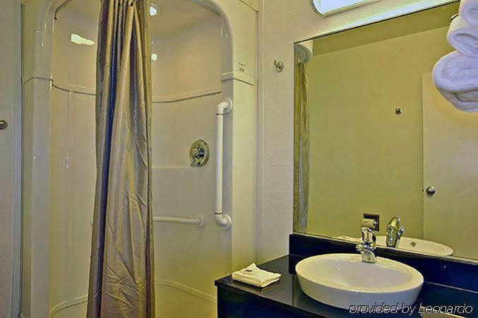 Rodeway Inn ทิลแมนส์คอร์เนอร์ ภายนอก รูปภาพ